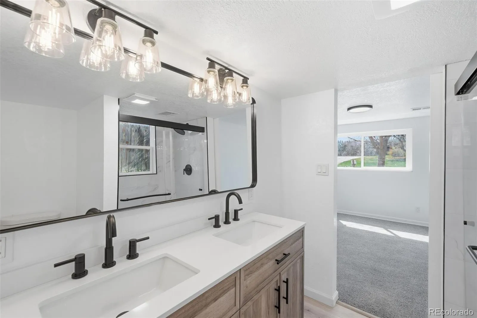 04072026230410 1600 22