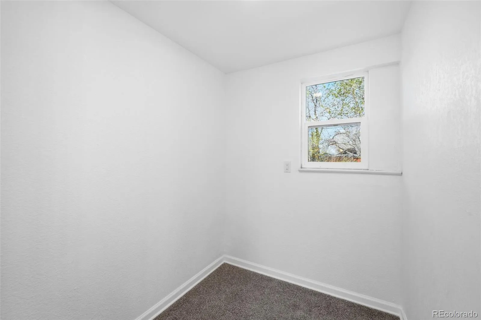 04072026230410 1600 23