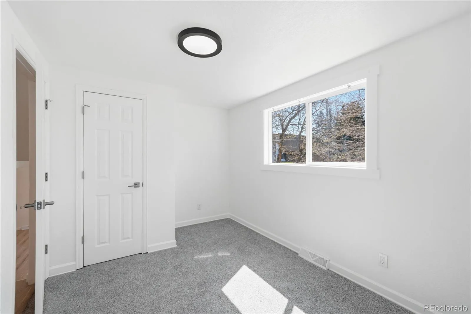 04072026230410 1600 26