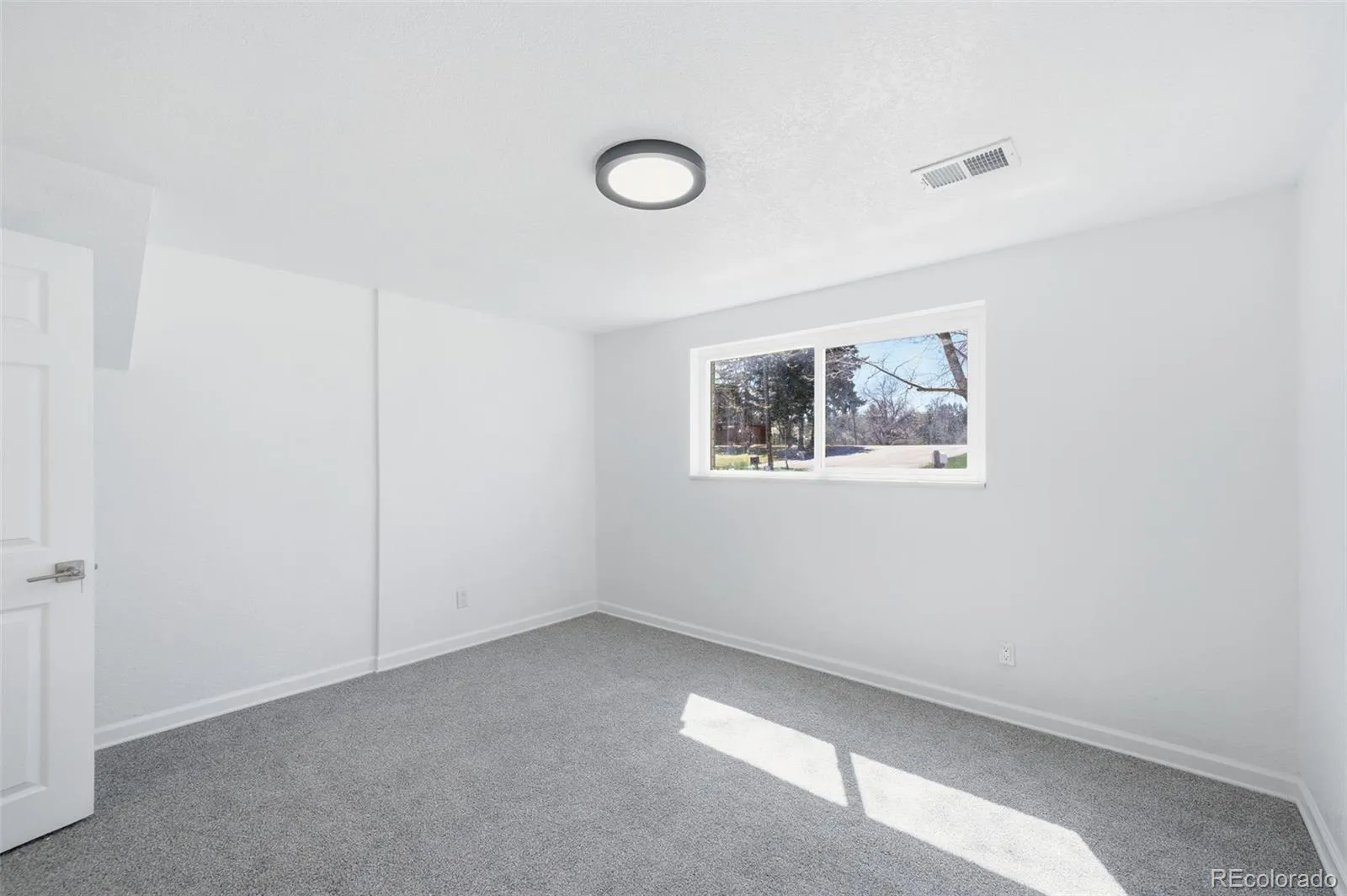 04072026230410 1600 31