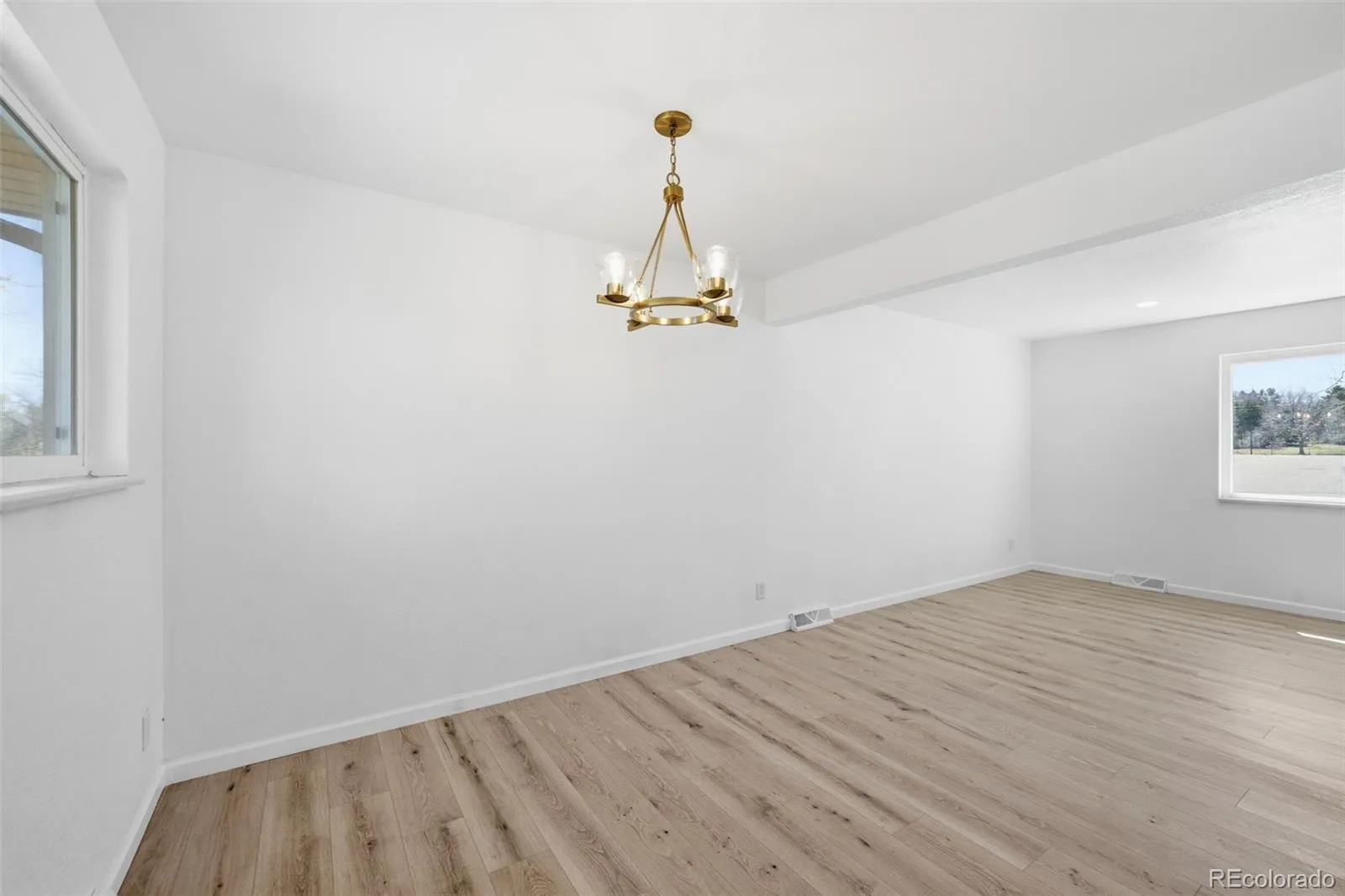 04072026230410 1600 9