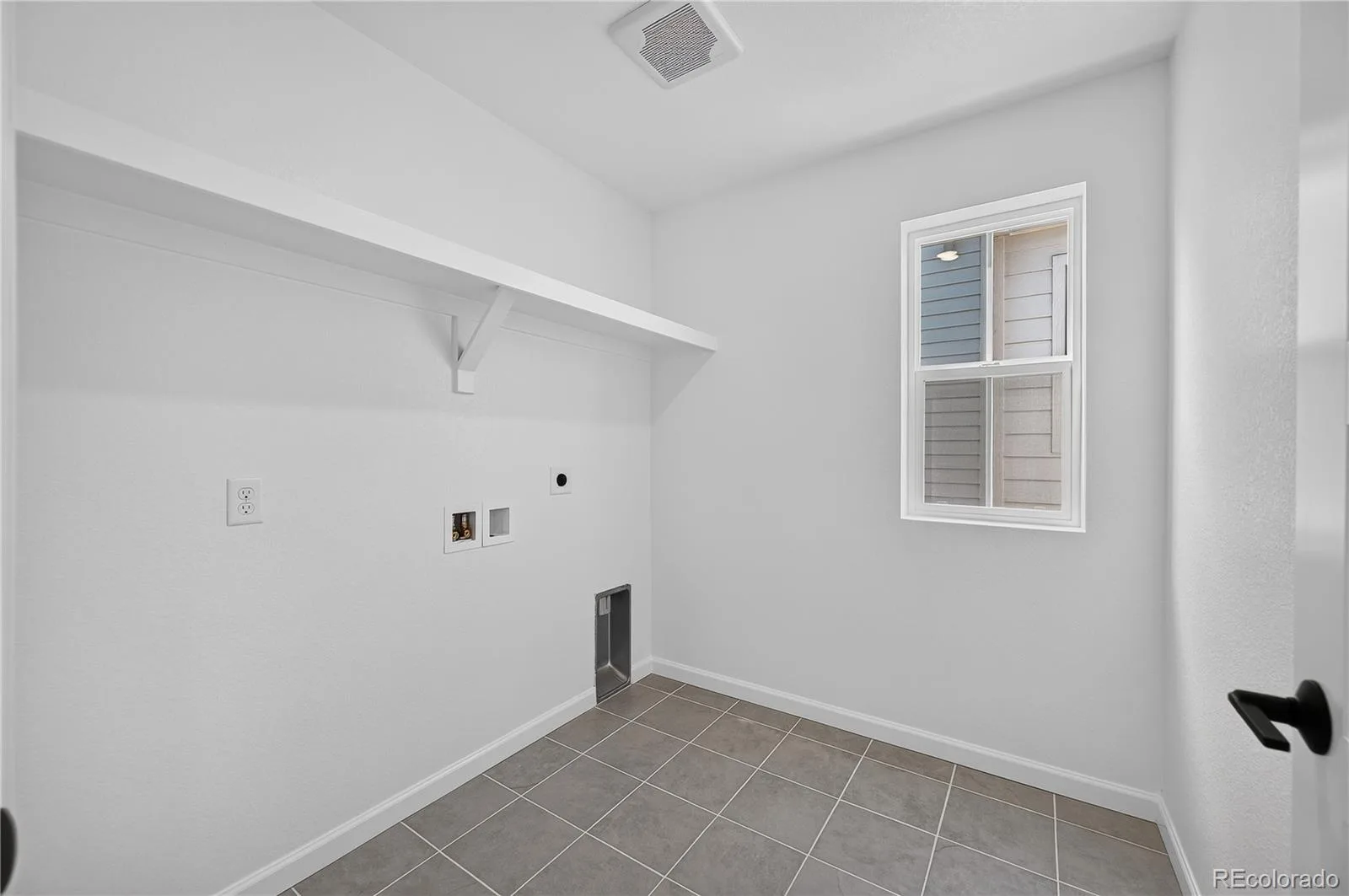 8701 Pennycress Drive Littleton CO 80125 | MLS #REC5268443 08072026230244 1600 25