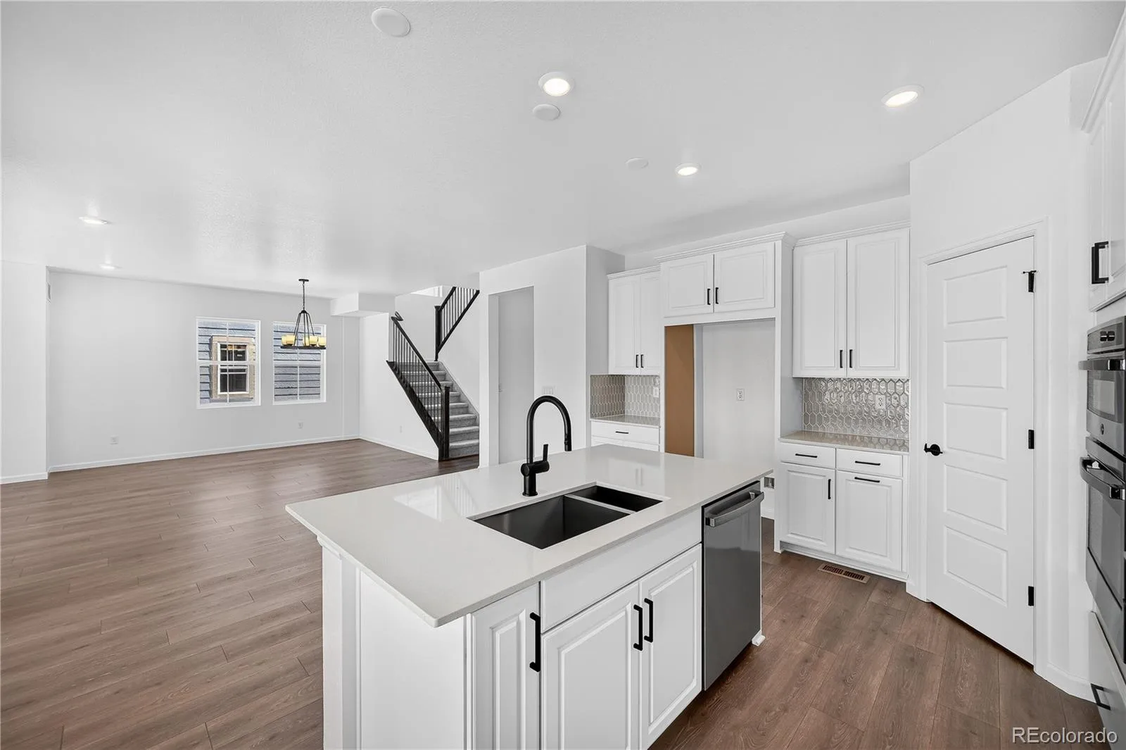 8701 Pennycress Drive Littleton CO 80125 | MLS #REC5268443 08072026230244 1600 5