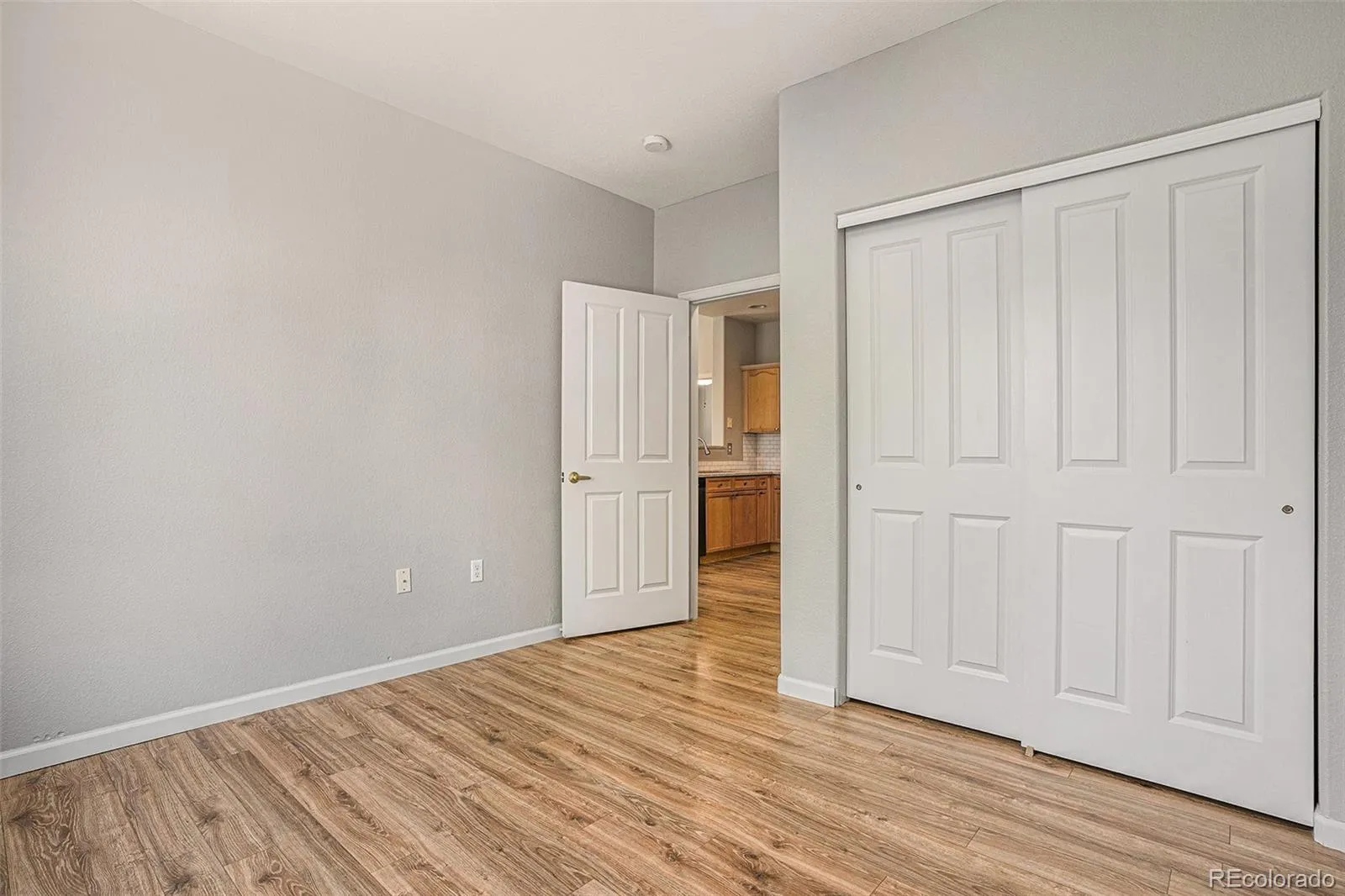 4085 S Crystal Circle #202 Aurora CO 80014 MLS #REC5270010 05282026022201 1600 11