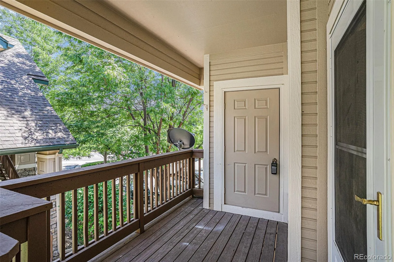 4085 S Crystal Circle #202 Aurora CO 80014 MLS #REC5270010 05282026022201 1600 15