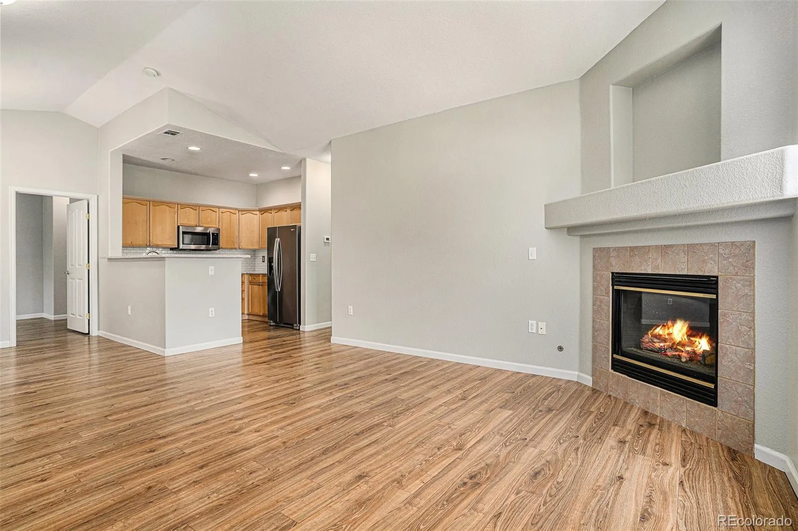 4085 S Crystal Circle #202 Aurora CO 80014 MLS #REC5270010 05282026022201 1600 2