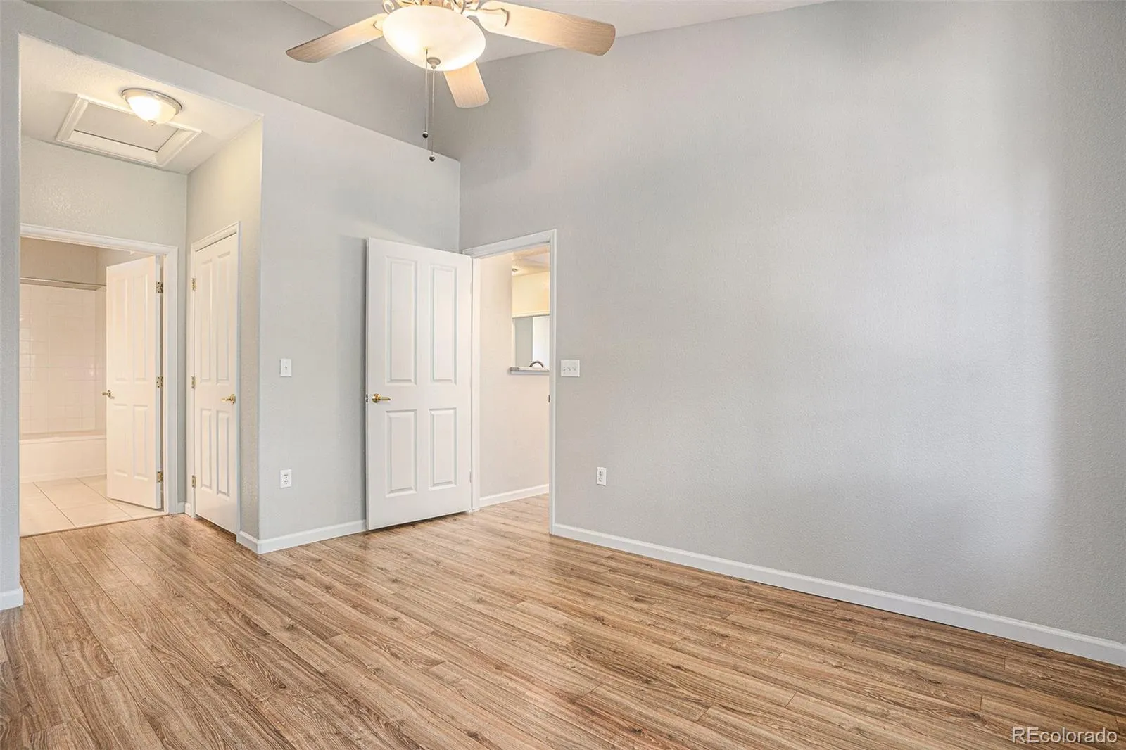 4085 S Crystal Circle #202 Aurora CO 80014 MLS #REC5270010 05282026022201 1600 8