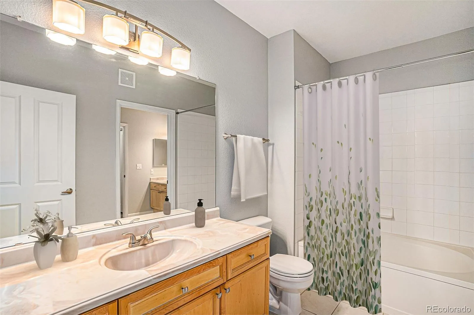 4085 S Crystal Circle #202 Aurora CO 80014 MLS #REC5270010 05282026022201 1600 9