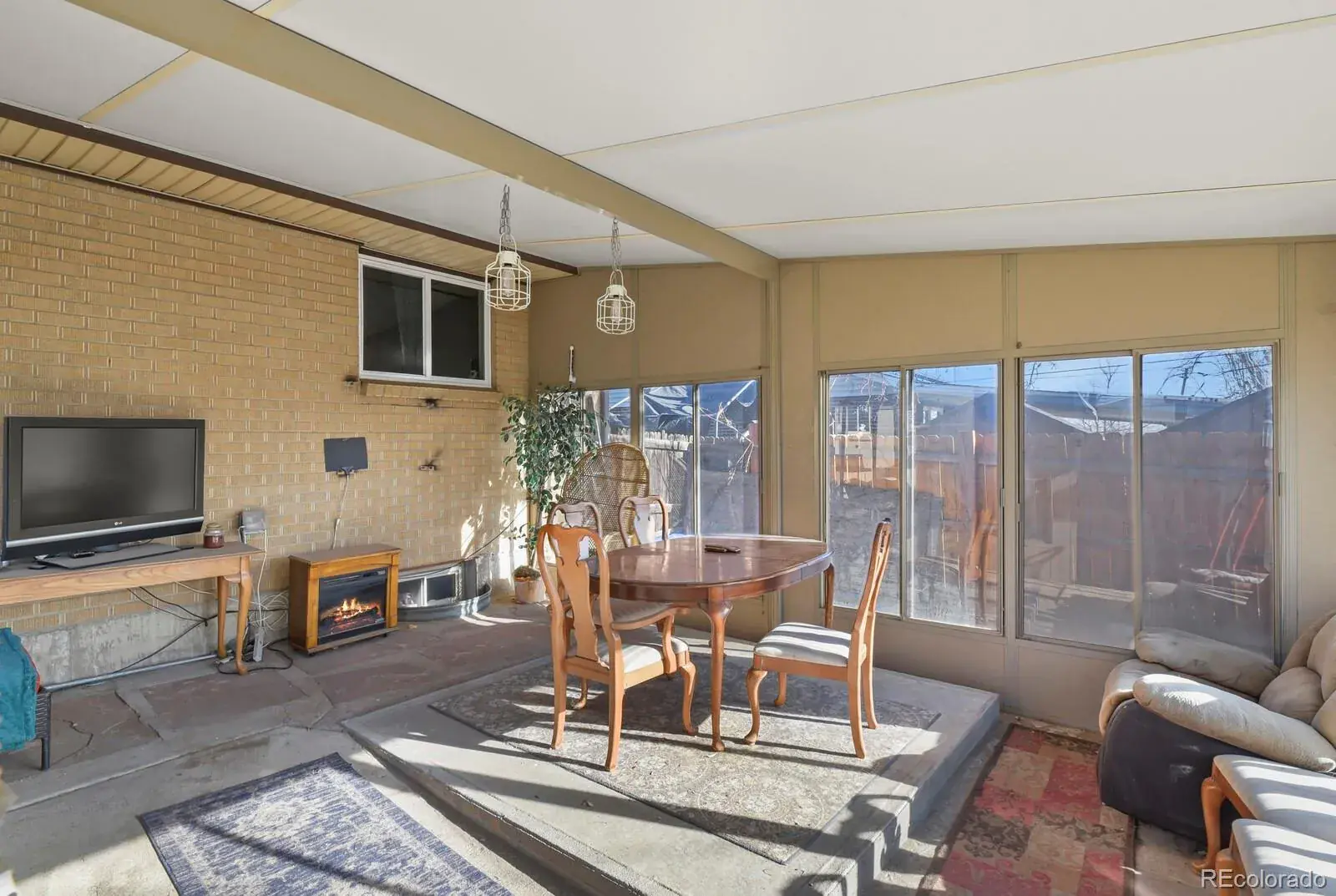 12232025213428 1600 17