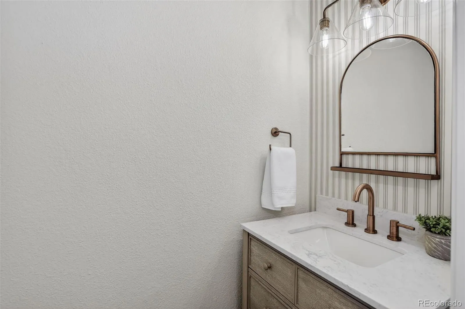 2901 S Tower Way Aurora CO 80013 MLS #REC5275402 05212026235834 1600 12