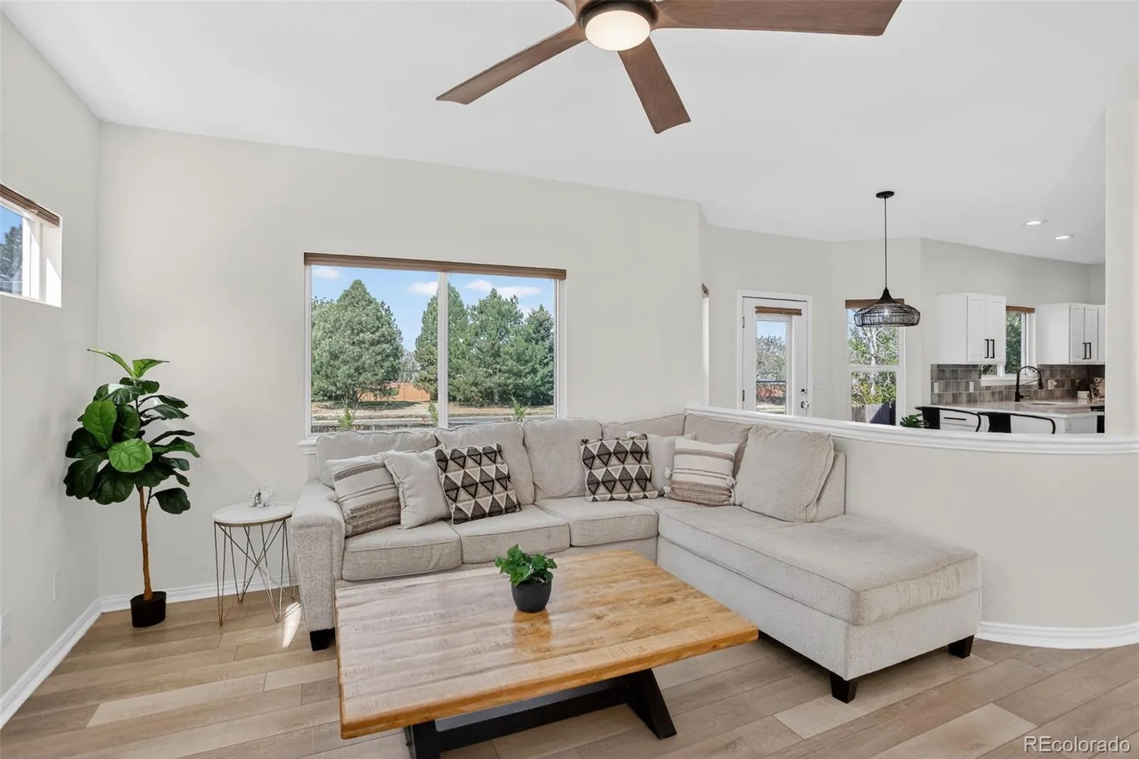 2901 S Tower Way Aurora CO 80013 MLS #REC5275402 05212026235834 1600 20