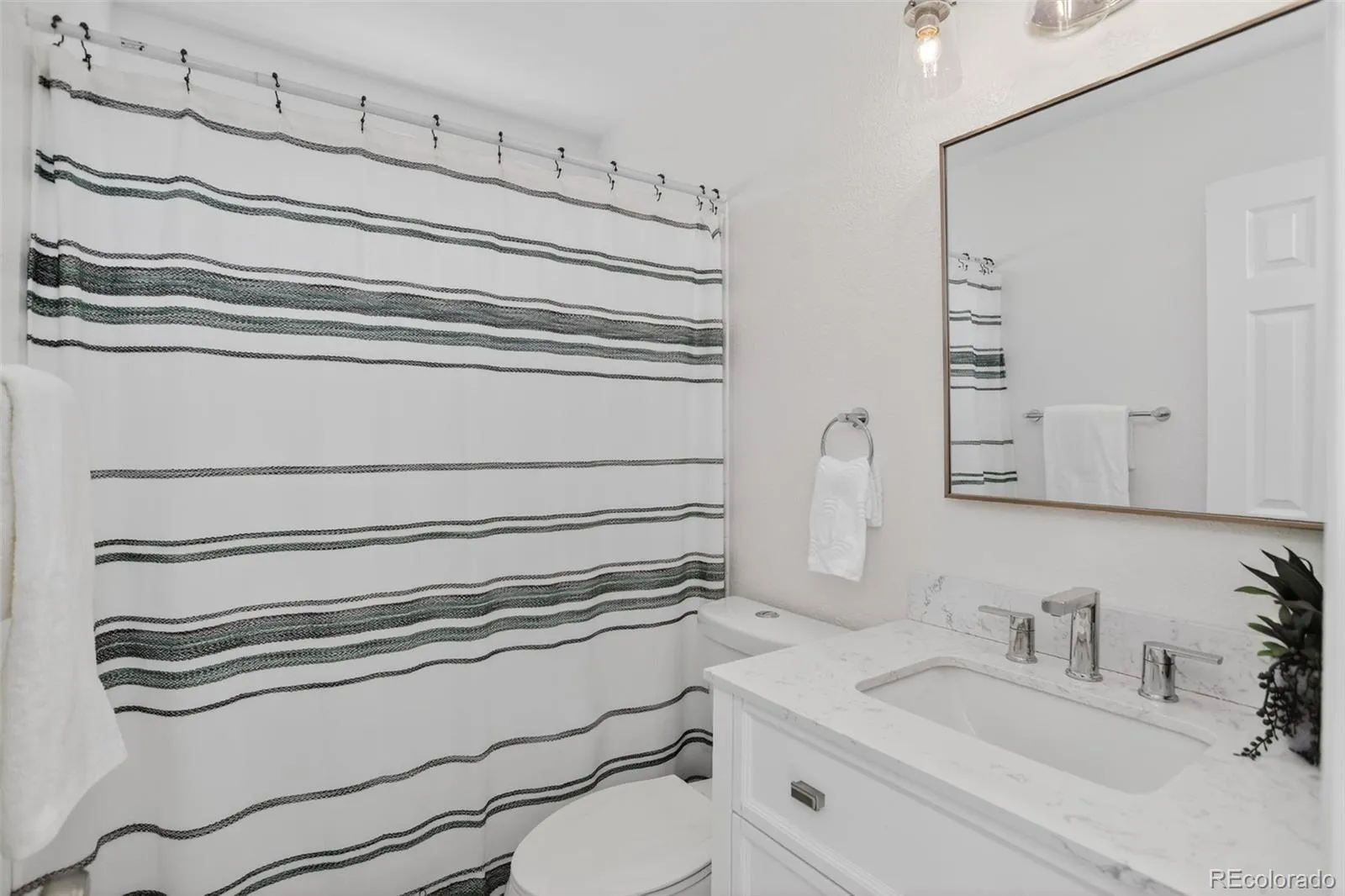 2901 S Tower Way Aurora CO 80013 MLS #REC5275402 05212026235834 1600 35