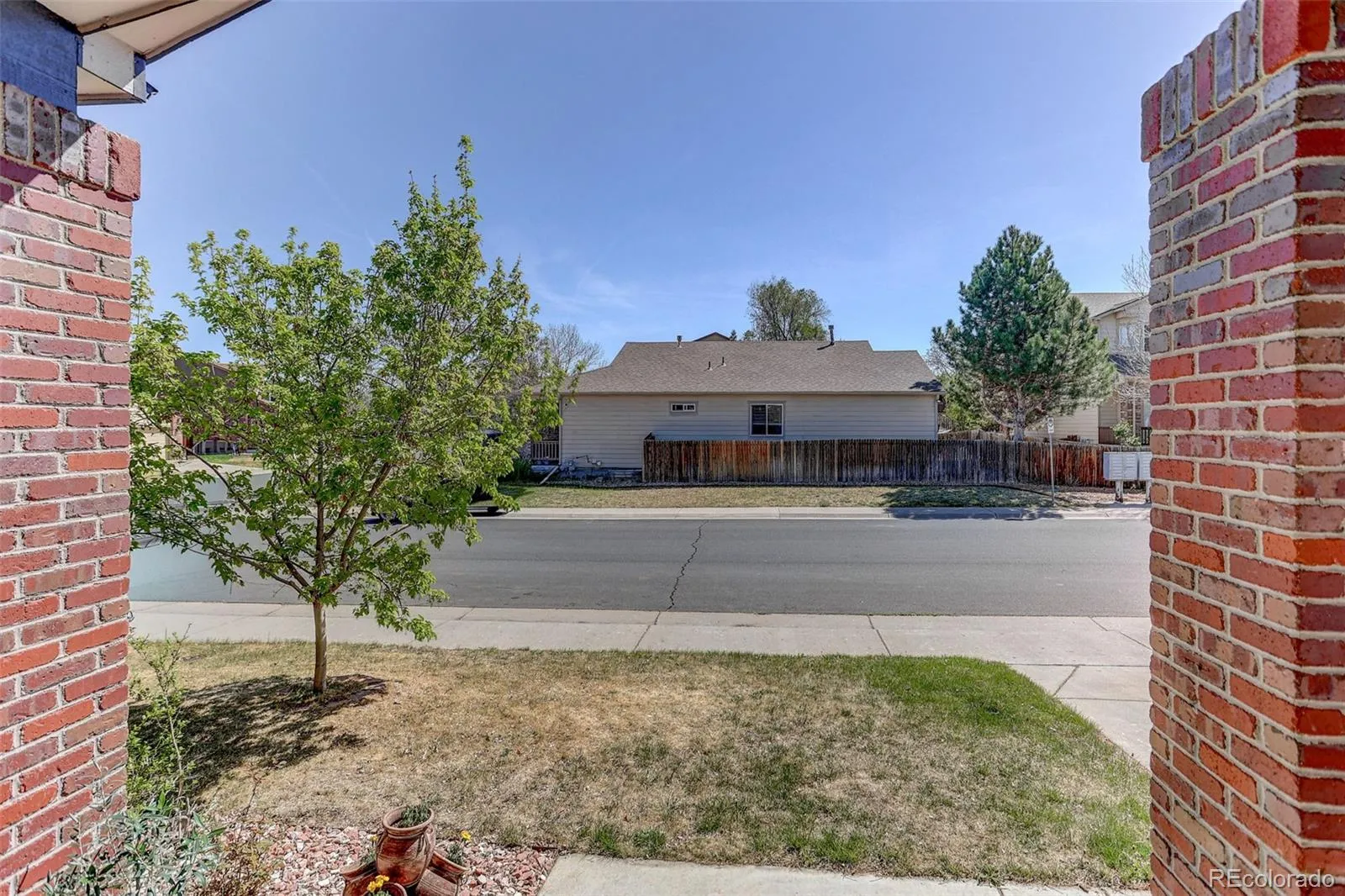 2901 S Tower Way Aurora CO 80013 MLS #REC5275402 05212026235834 1600 45