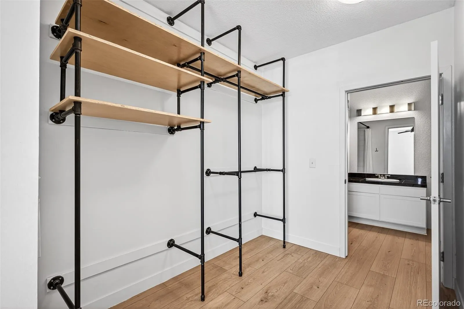 3101 Blake Street #205 Denver CO 80205 MLS #REC5277077 04242026161052 1600 17