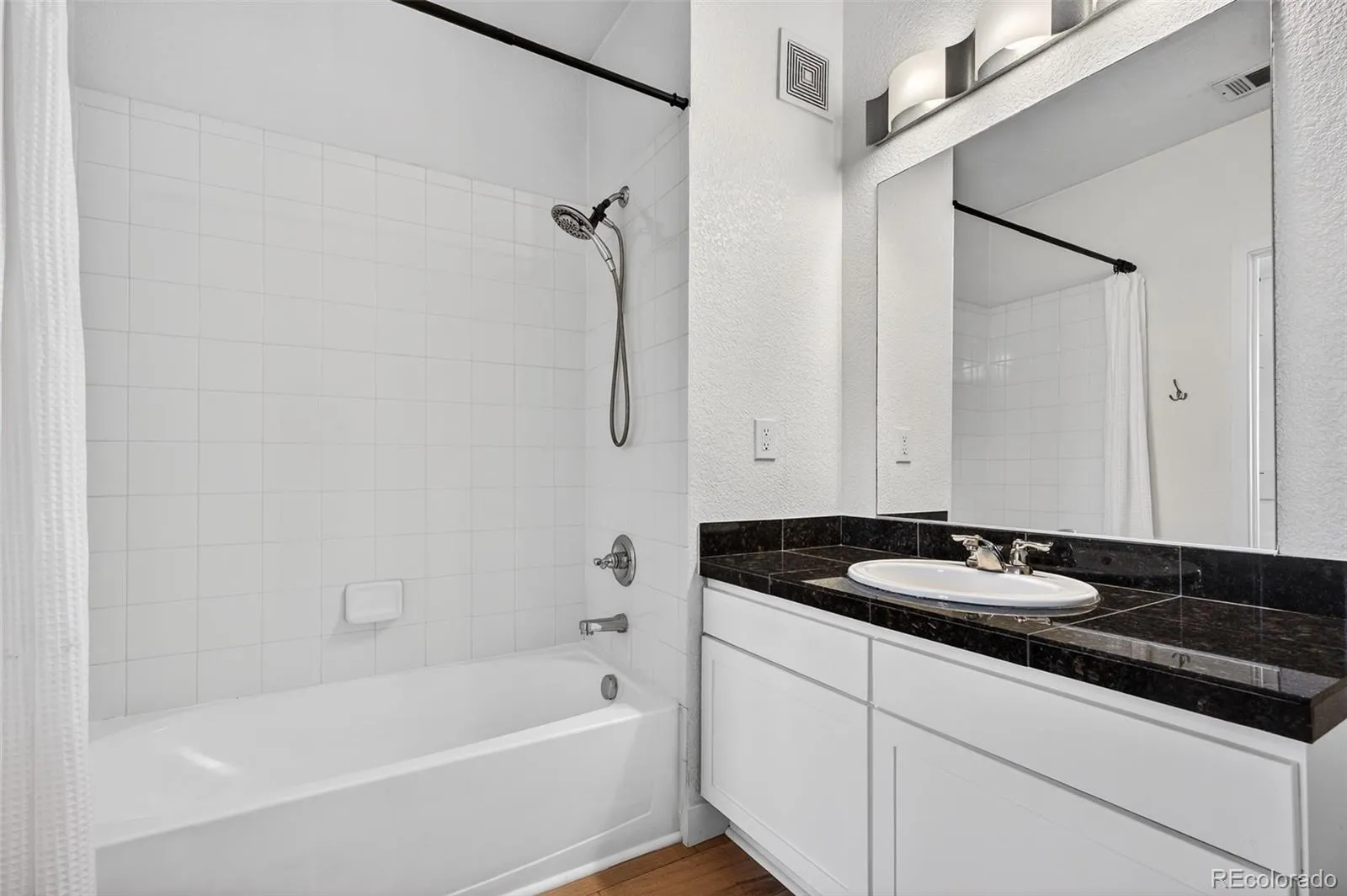 3101 Blake Street #205 Denver CO 80205 MLS #REC5277077 04242026161052 1600 19