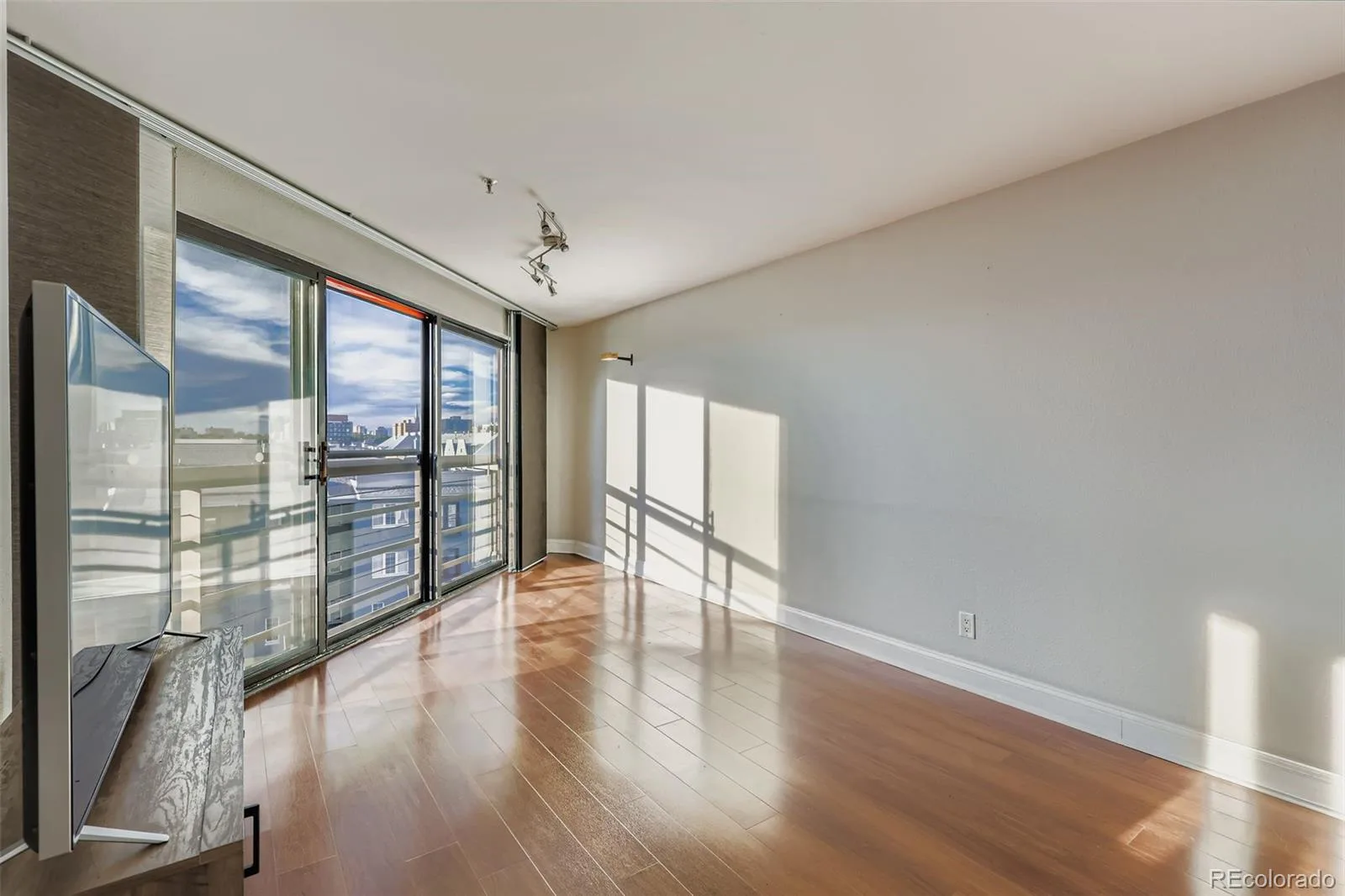 100 Park Ave W Avenue #606 Denver CO 80205 MLS #REC5277868 06012026230008 1600 2