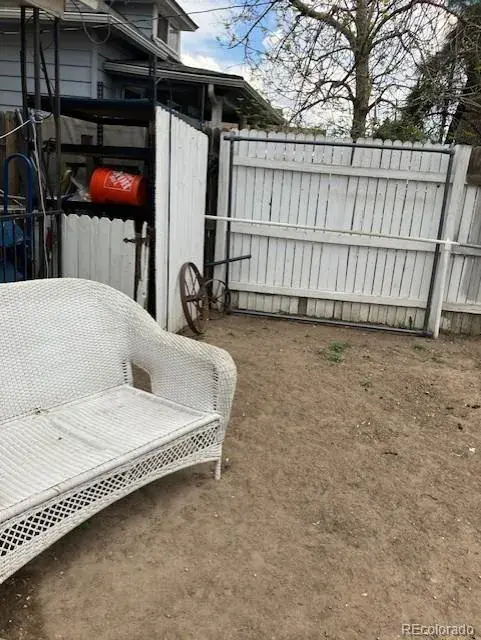 10282025165204 481 10