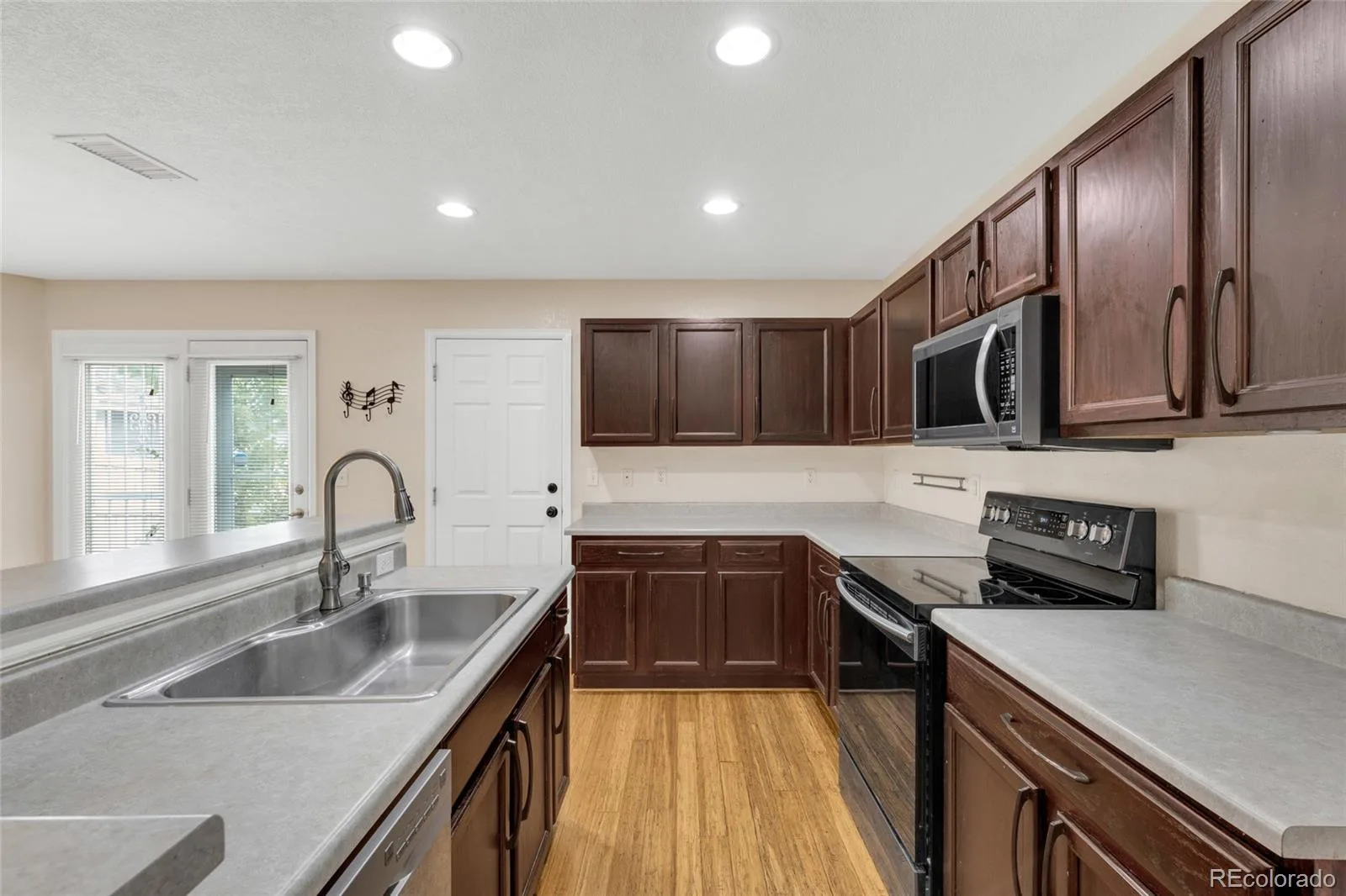 5788 Biscay Street Denver CO 80249 | MLS #REC5282224 08222026132643 1600 8