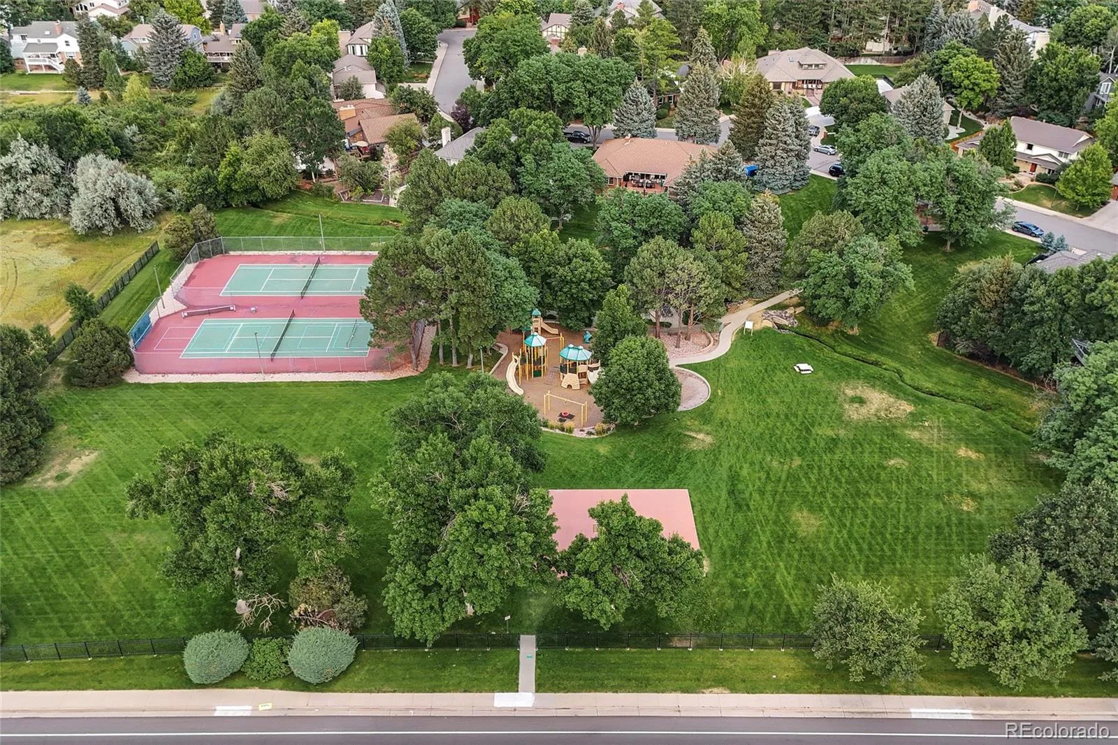 5447 S Iola Way Englewood CO 80111 | MLS #REC5282953 08162026233940 1600 39