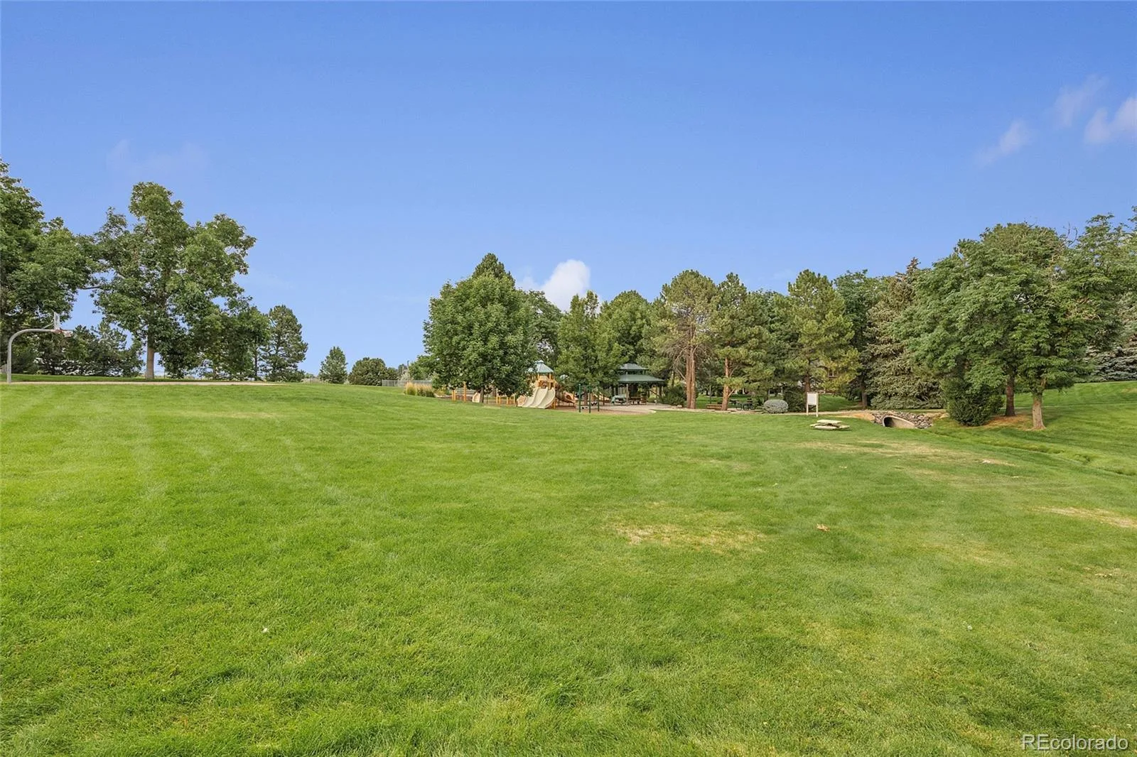5447 S Iola Way Englewood CO 80111 | MLS #REC5282953 08162026233940 1600 41