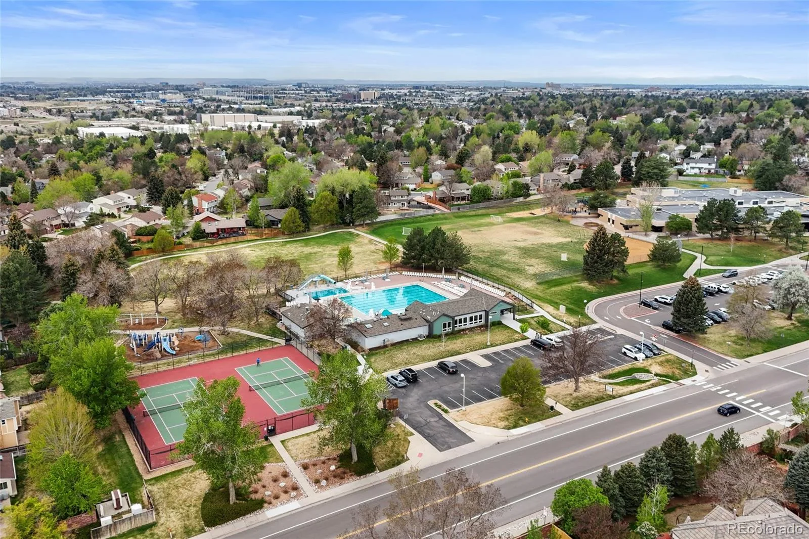 5447 S Iola Way Englewood CO 80111 | MLS #REC5282953 08162026233940 1600 42
