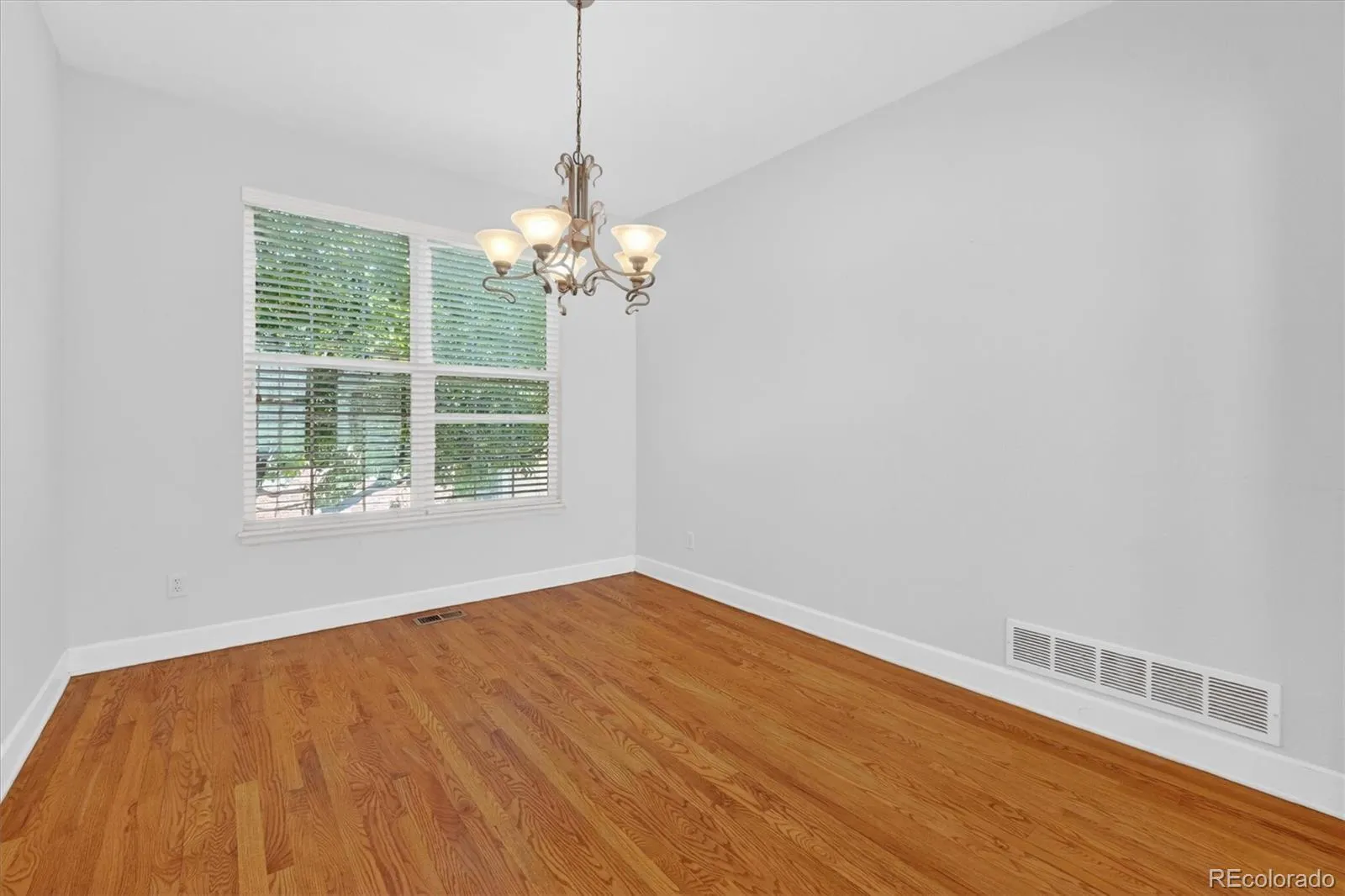 7622 E 6th Place Denver CO 80230 MLS #REC5285782 05102026061330 1600 12