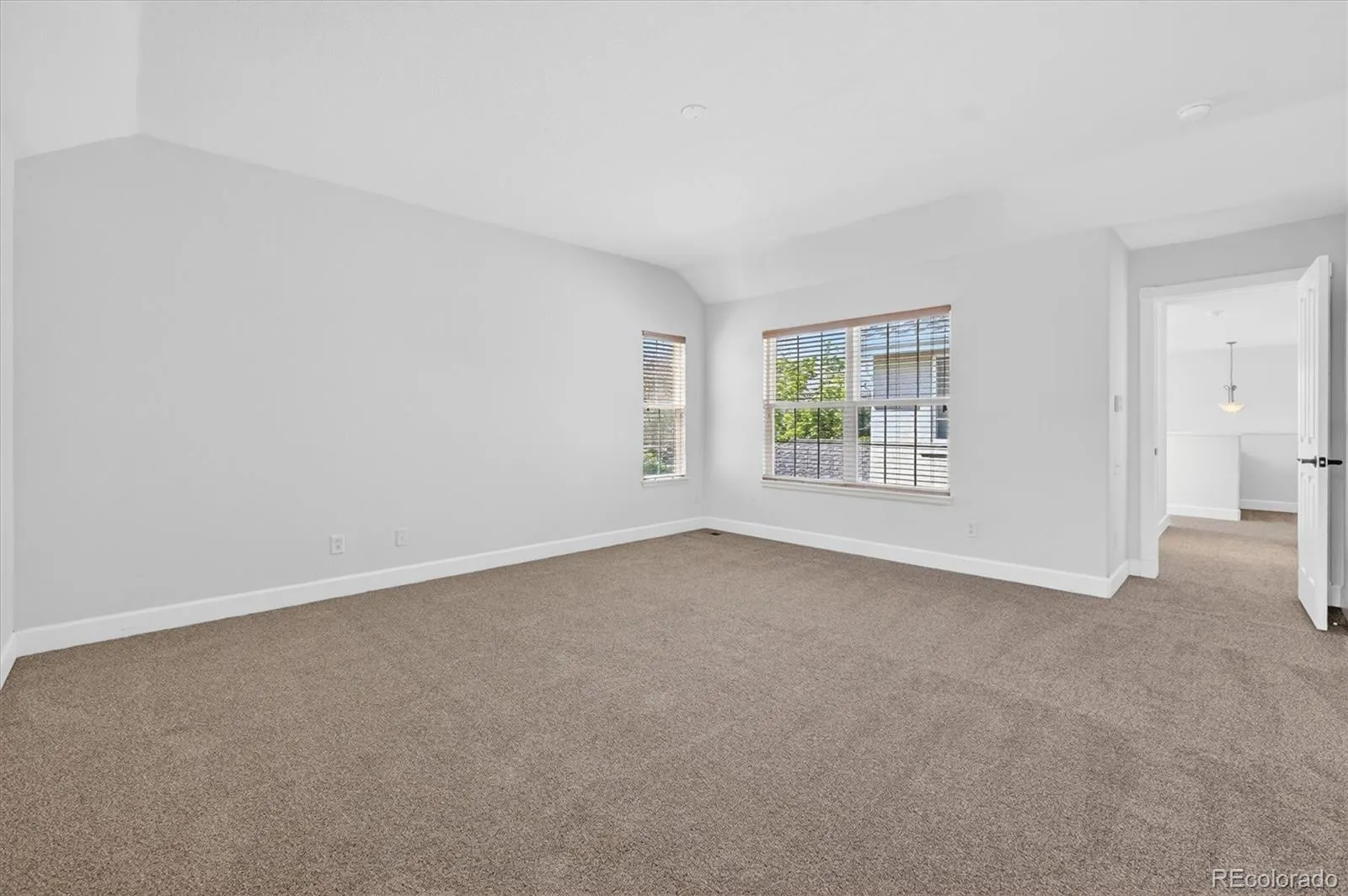 7622 E 6th Place Denver CO 80230 MLS #REC5285782 05102026061330 1600 33