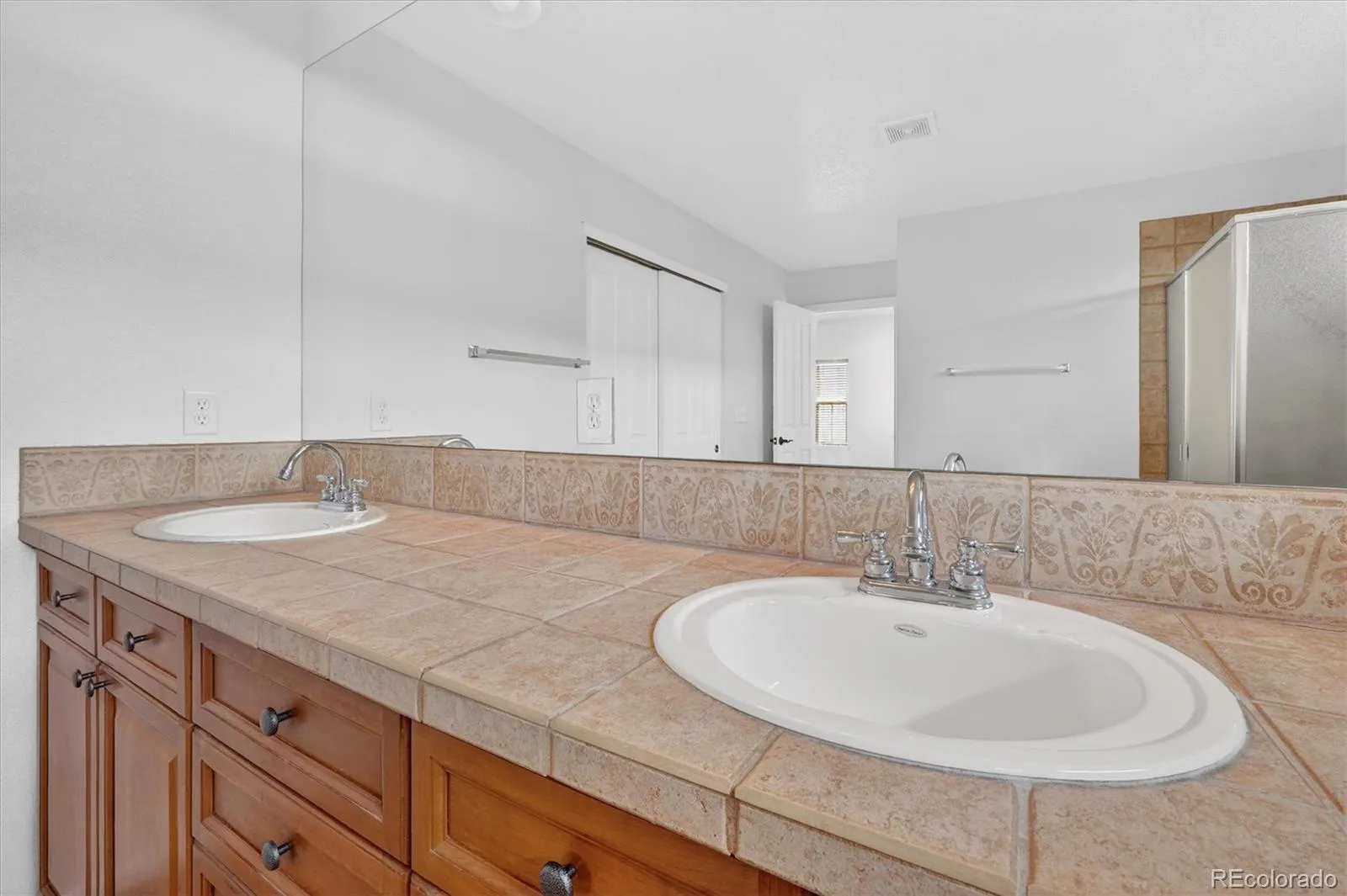 7622 E 6th Place Denver CO 80230 MLS #REC5285782 05102026061330 1600 34