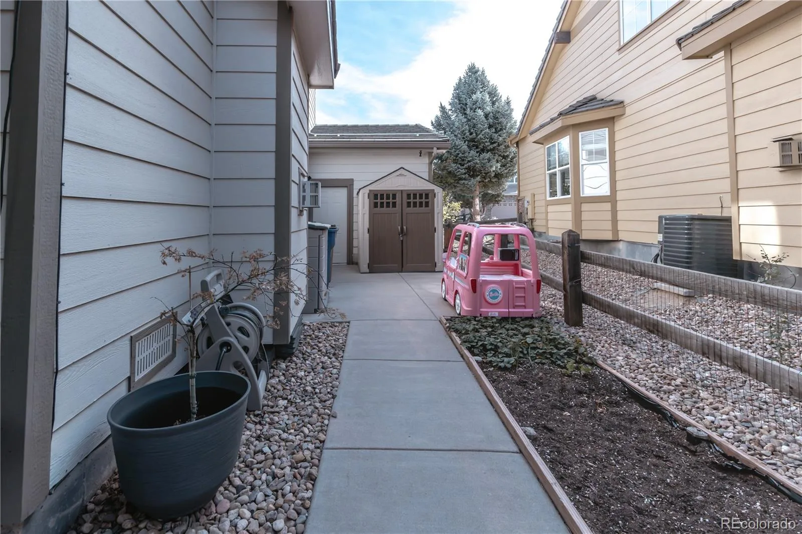 6235 S Sedalia Street Aurora CO 80016 | MLS #REC5287997 10172026182811 1600 28