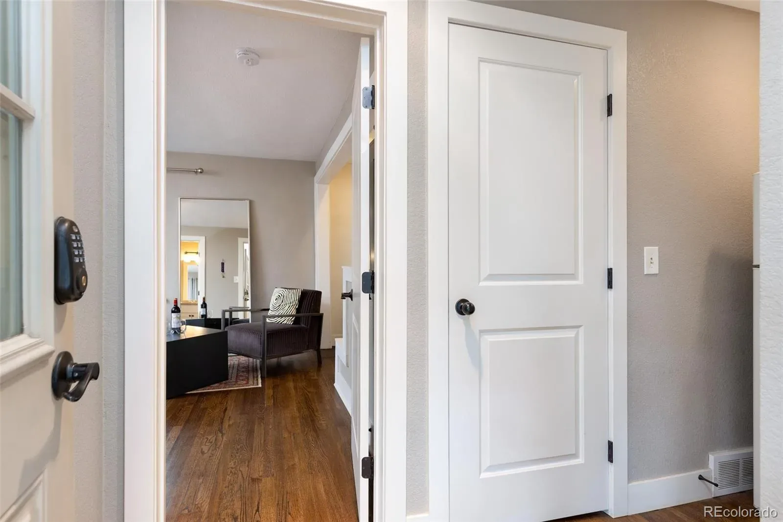 03092026004058 1600 24