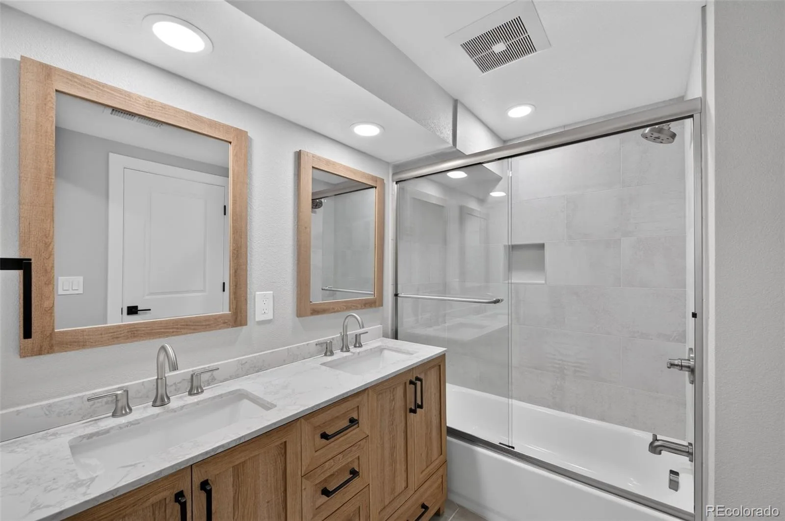 1720 S Fairfax Street Denver CO 80222 | MLS #REC5289208 09232026030400 1600 40