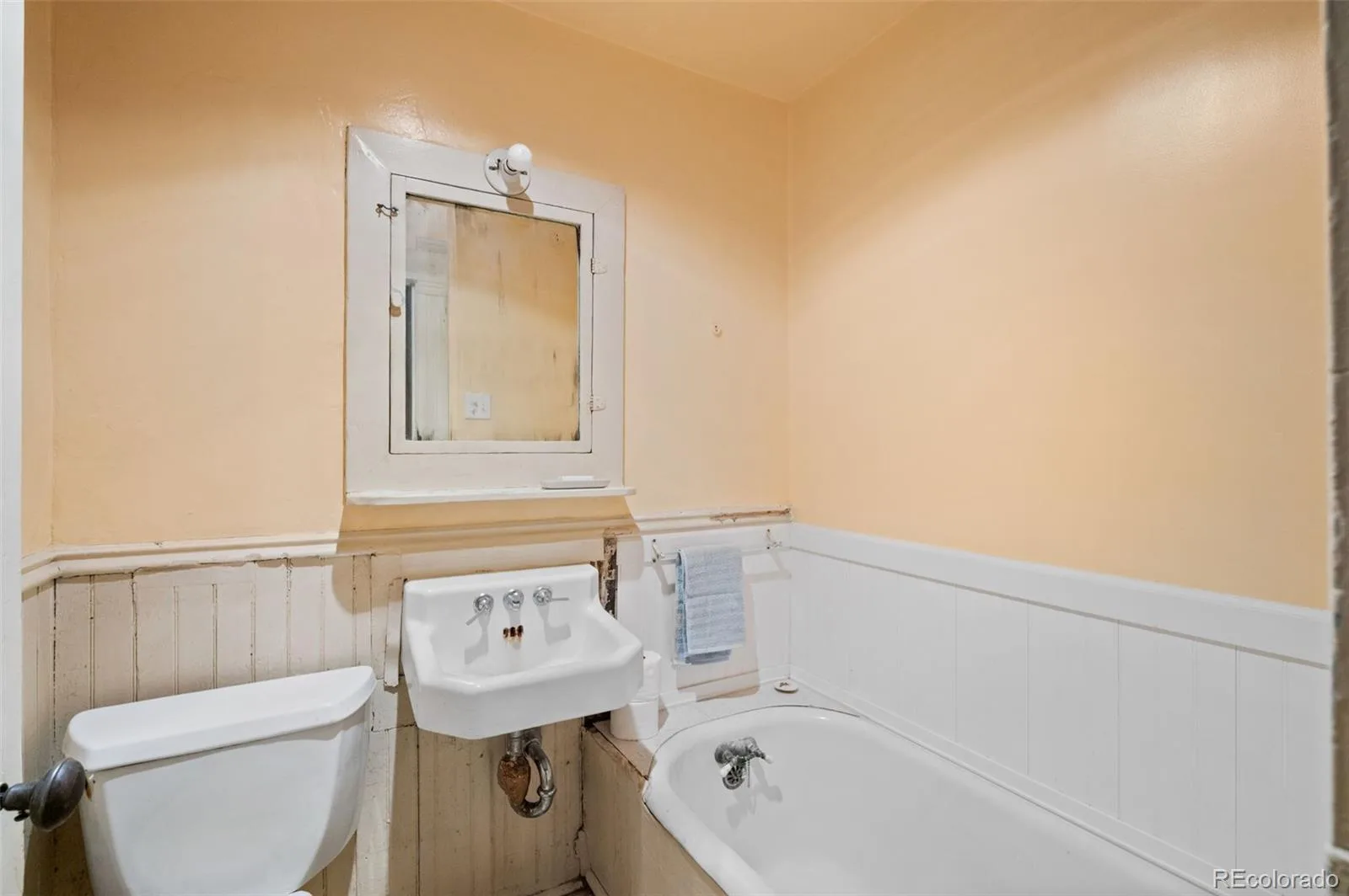 110 W Ellsworth Avenue Denver CO 80223 | MLS #REC5289456 08092026153926 1600 17