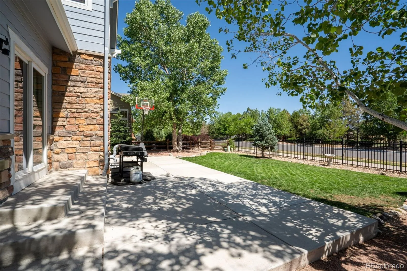 24082 E 2nd Drive Aurora CO 80018 | MLS #REC5291458 06162026173042 1600 39