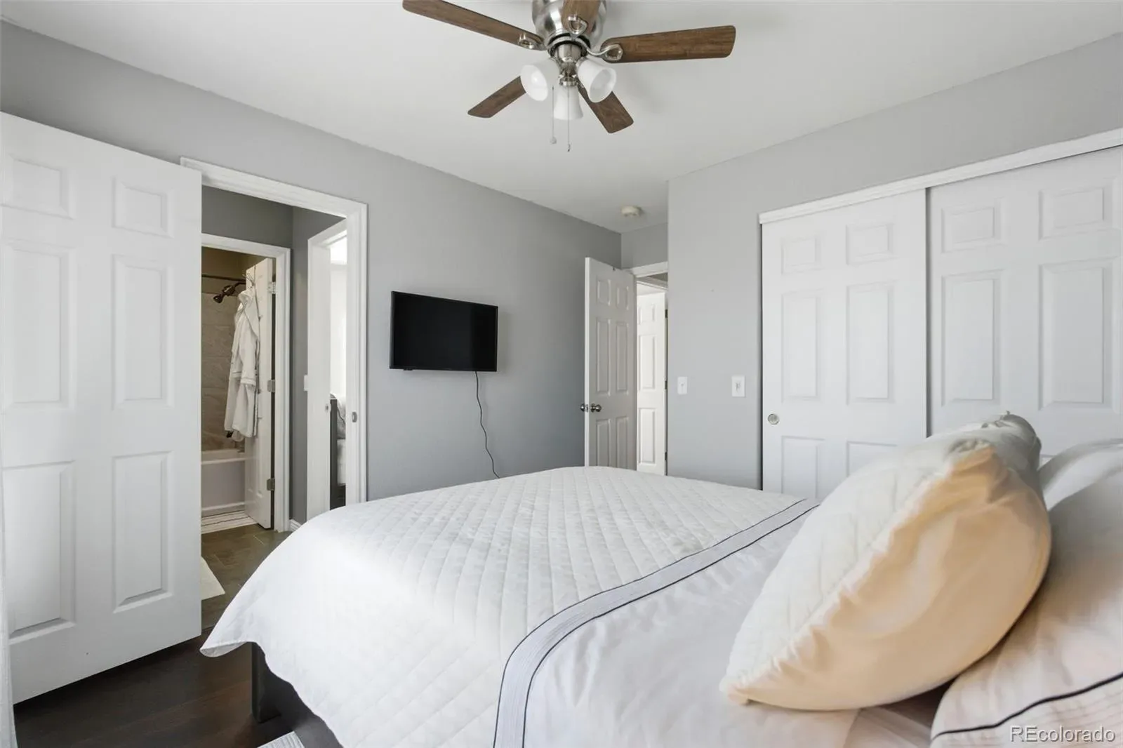 5127 S Malaya Court Centennial CO 80015 | MLS #REC5291632 03262026004405 1600 22