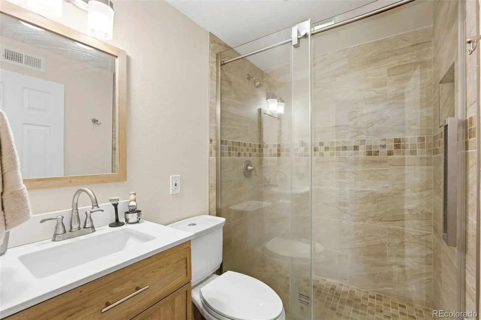 5127 S Malaya Court Centennial CO 80015 | MLS #REC5291632 03262026004405 1600 23