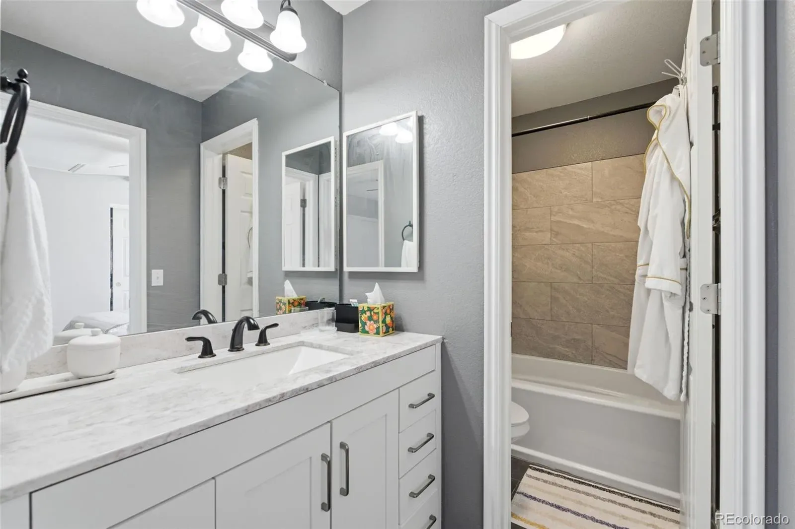 5127 S Malaya Court Centennial CO 80015 | MLS #REC5291632 03262026004405 1600 28