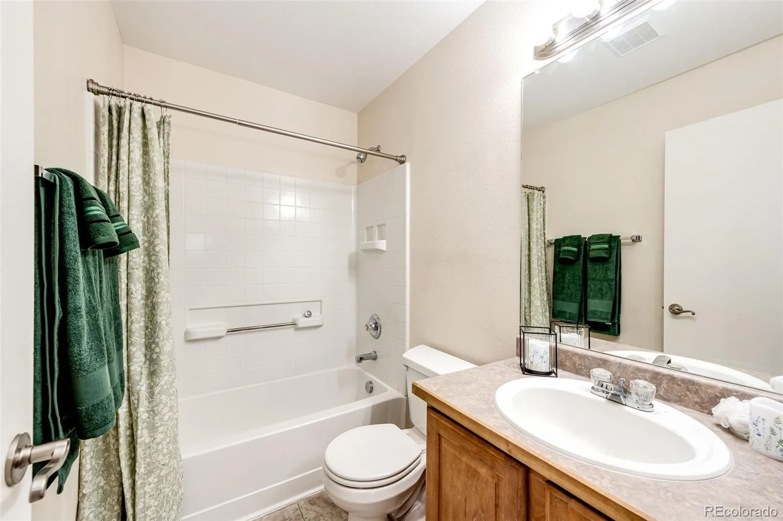 24621 E Kansas Circle Aurora CO 80018 | MLS #REC5294730 06122026073555 1600 14