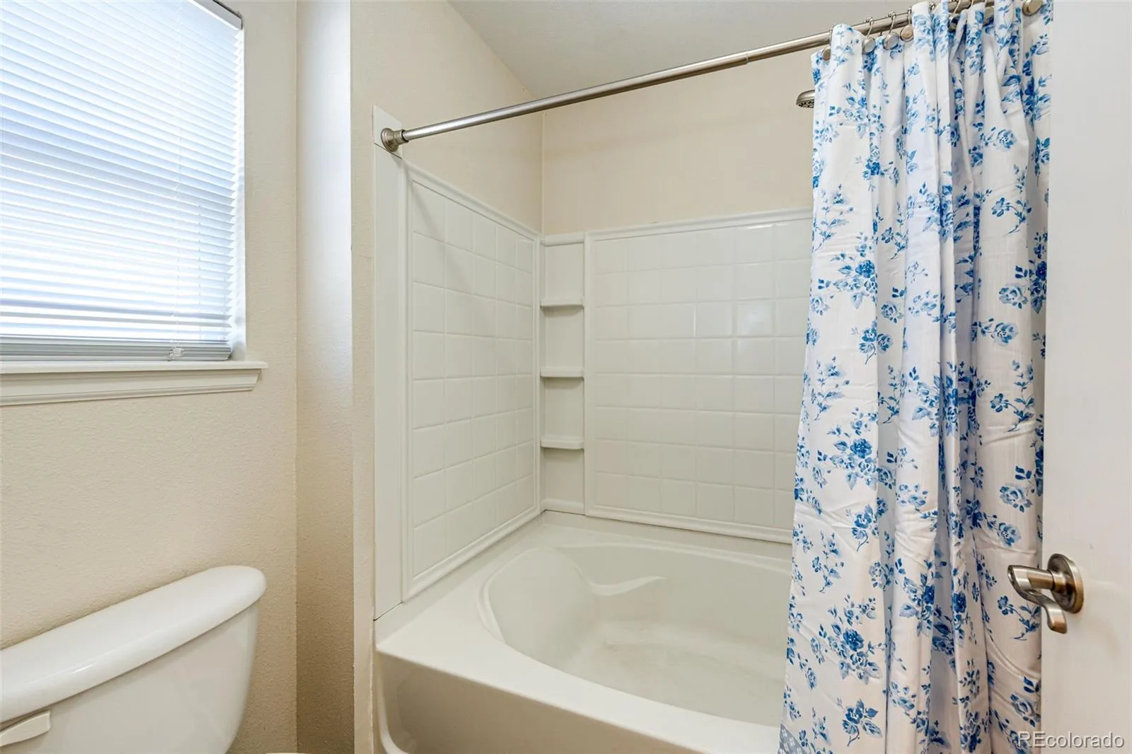 24621 E Kansas Circle Aurora CO 80018 | MLS #REC5294730 06122026073555 1600 19