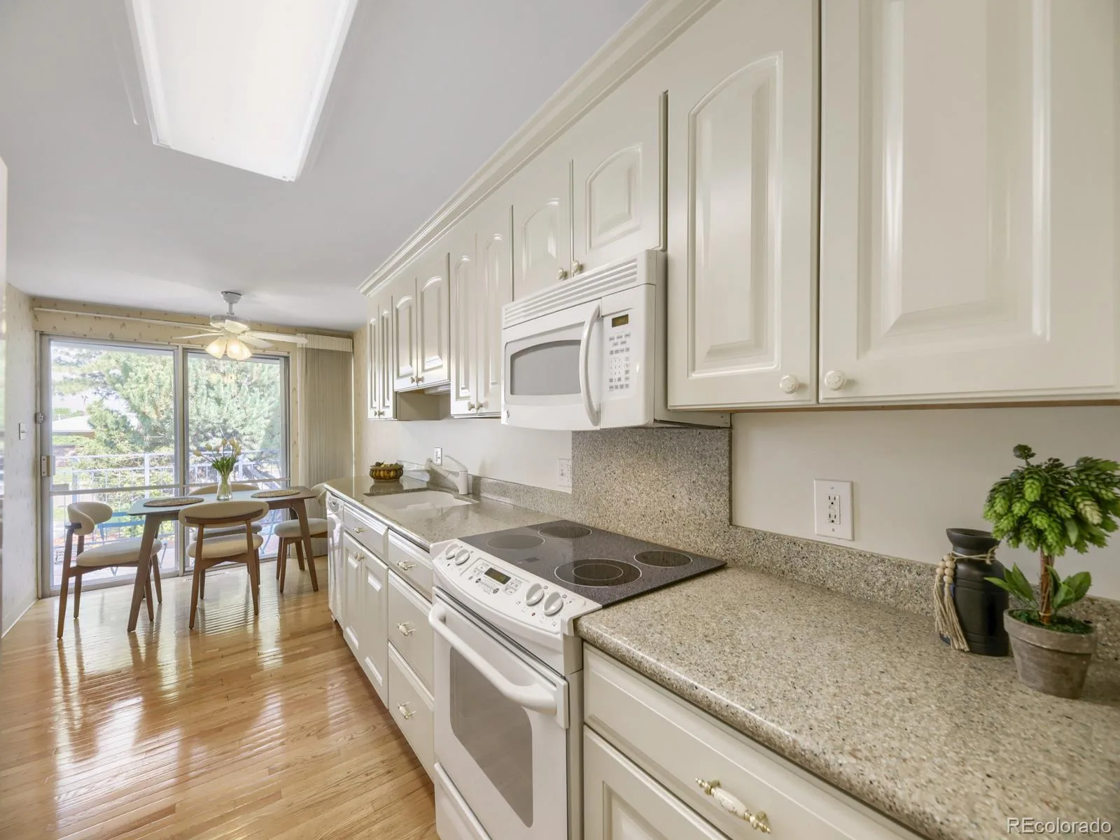 7220 W Maple Drive Lakewood CO 80226 | MLS #REC5295620 08272026122407 1600 11