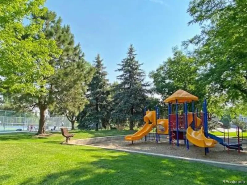 7220 W Maple Drive Lakewood CO 80226 | MLS #REC5295620 08272026122407 800 34