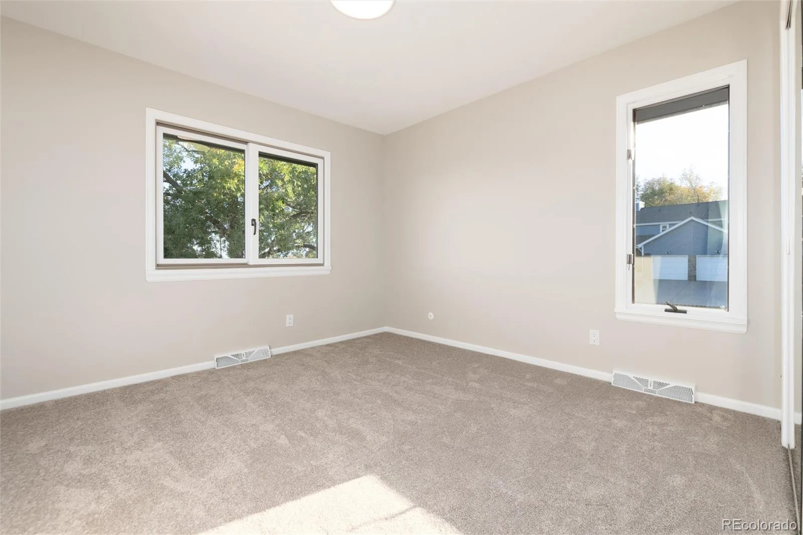 1586 S Wright Court Lakewood CO 80228 | MLS #REC5297022 10142026204817 1600 10