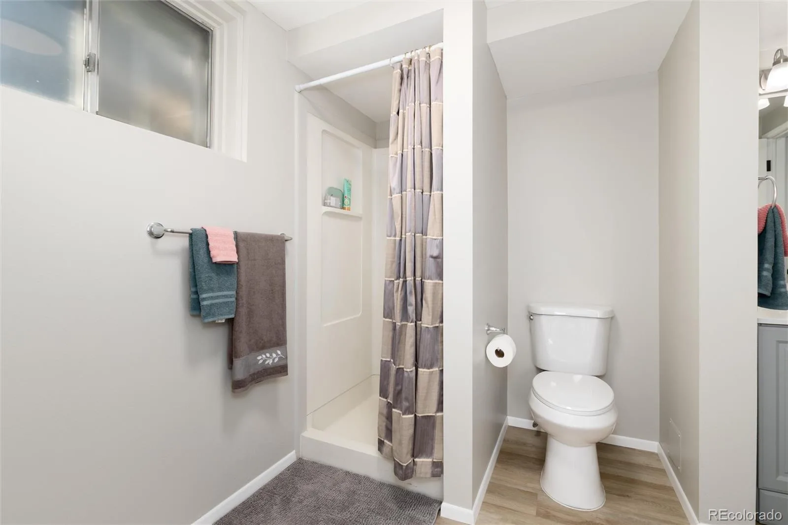 1586 S Wright Court Lakewood CO 80228 | MLS #REC5297022 10142026204817 1600 17