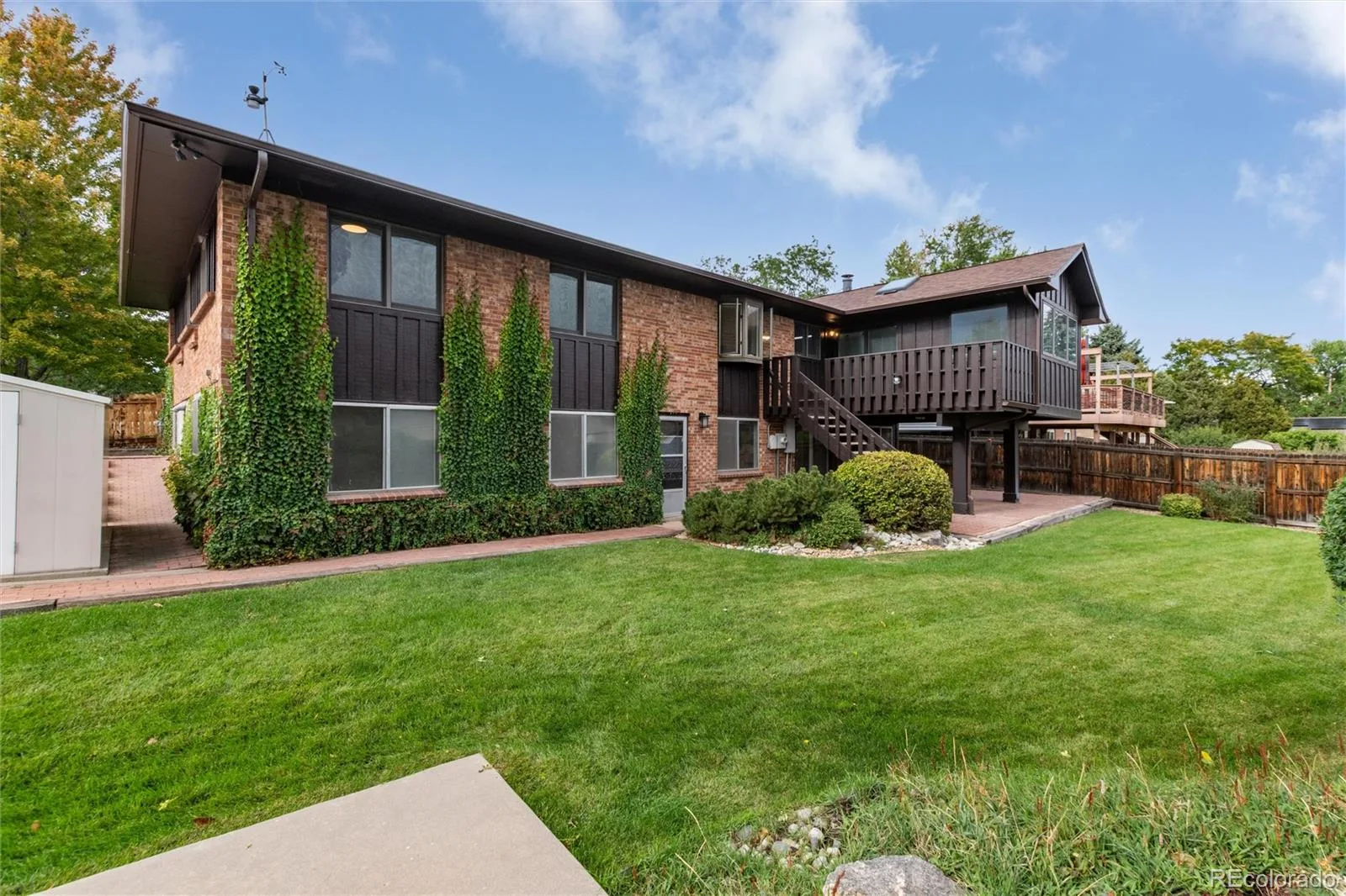 1586 S Wright Court Lakewood CO 80228 | MLS #REC5297022 10142026204817 1600 18