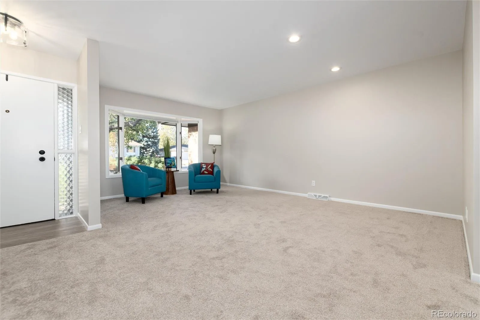 1586 S Wright Court Lakewood CO 80228 | MLS #REC5297022 10142026204817 1600 2
