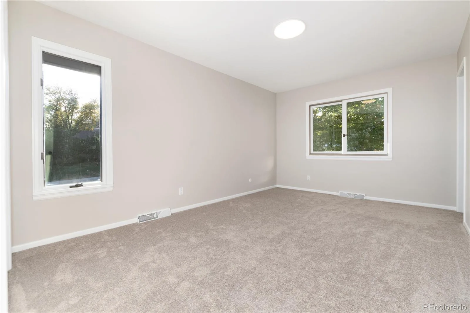 1586 S Wright Court Lakewood CO 80228 | MLS #REC5297022 10142026204817 1600 7