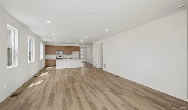 3922 N Haleyville Street Aurora CO 80019 | MLS #REC5298952 08182026195437 800 10