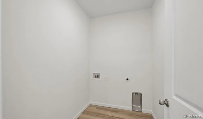3922 N Haleyville Street Aurora CO 80019 | MLS #REC5298952 08182026195437 800 12