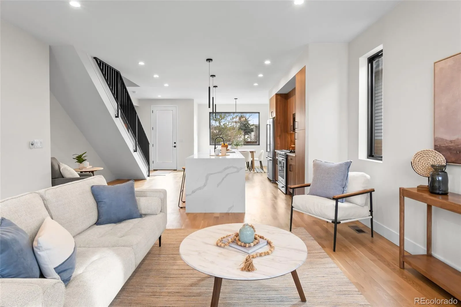 04152026224222 1600 16