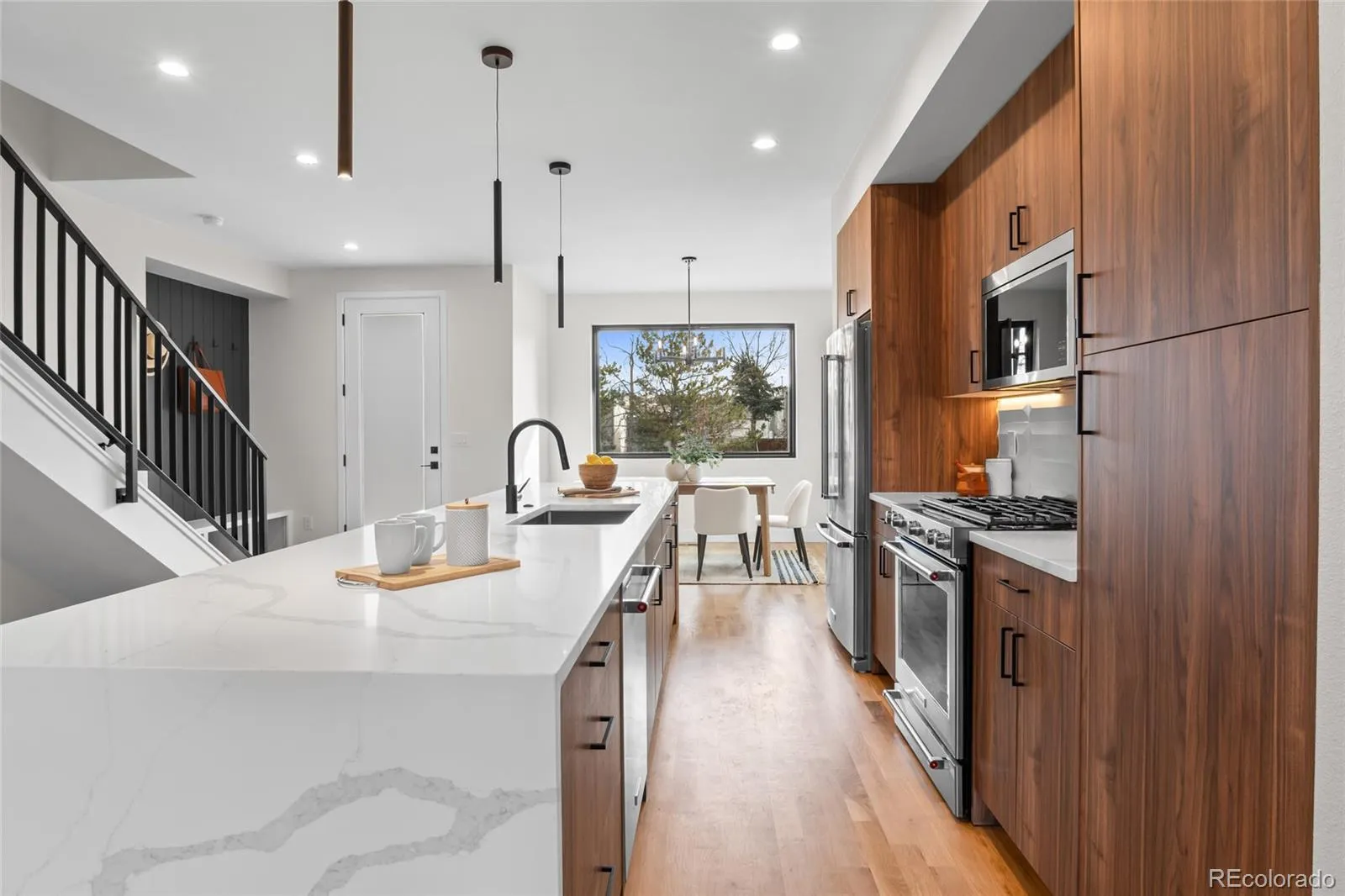 04152026224222 1600 17