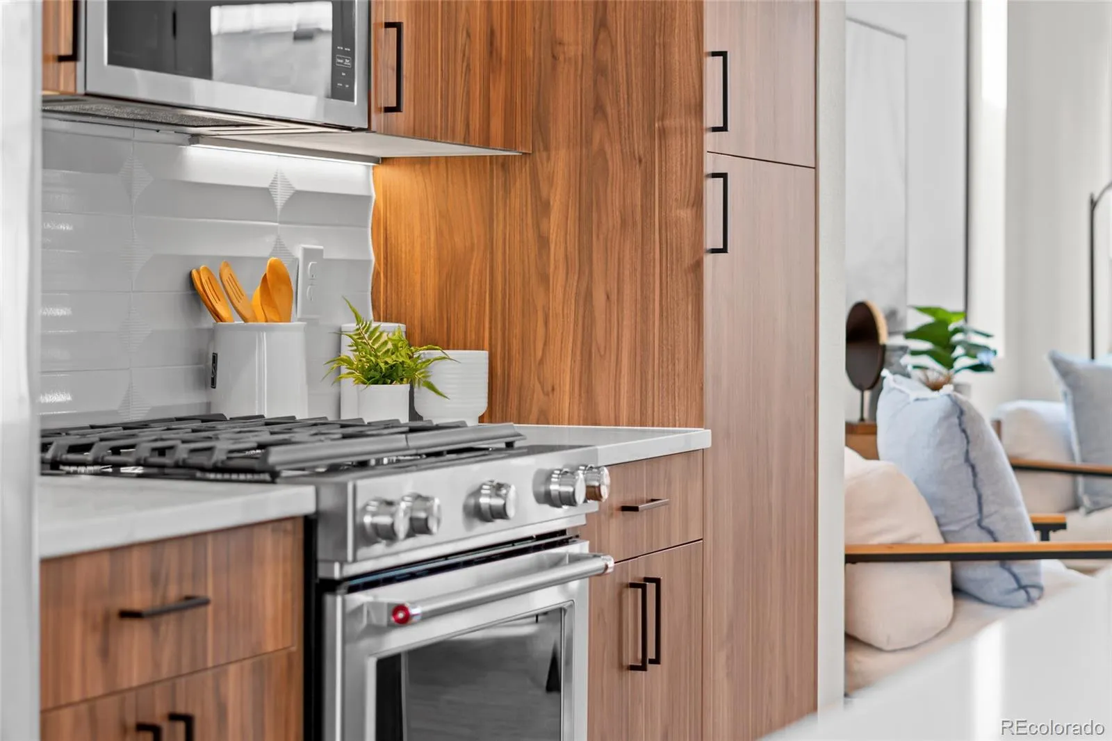 04152026224222 1600 20